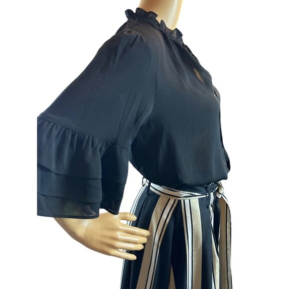 (5 for $25)Olivia Grey Split Tiered Ruffle Blouse in Black Size Small - Picture 3 of 7